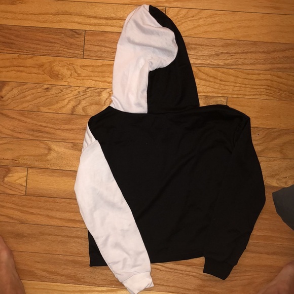 Cropped Hooded Shirt - Picture 3 of 3